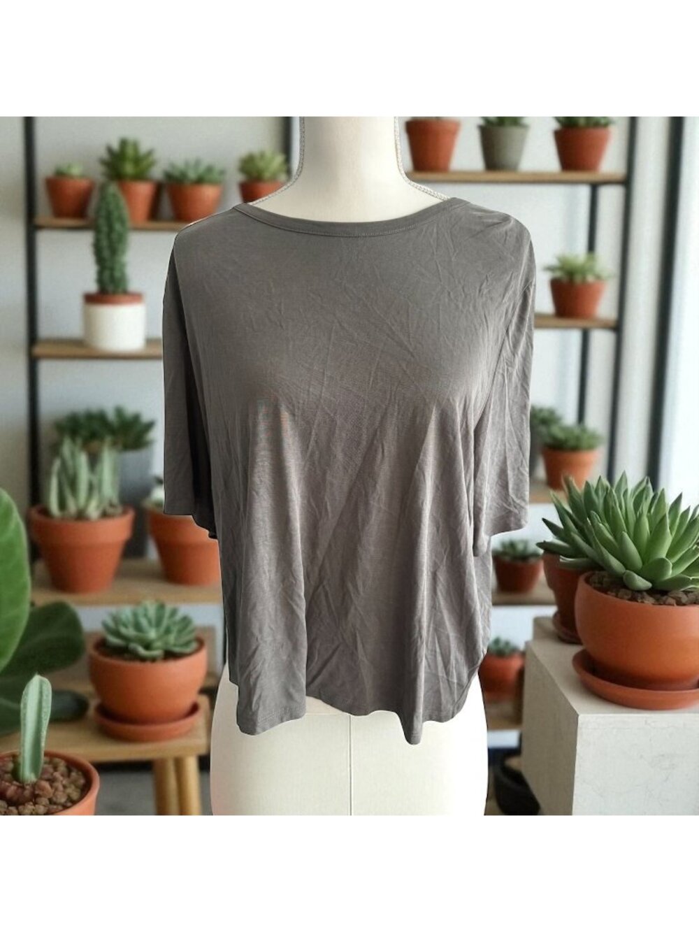 UNIVERSAL STANDARD Greige Open Back T Shirt Size Small